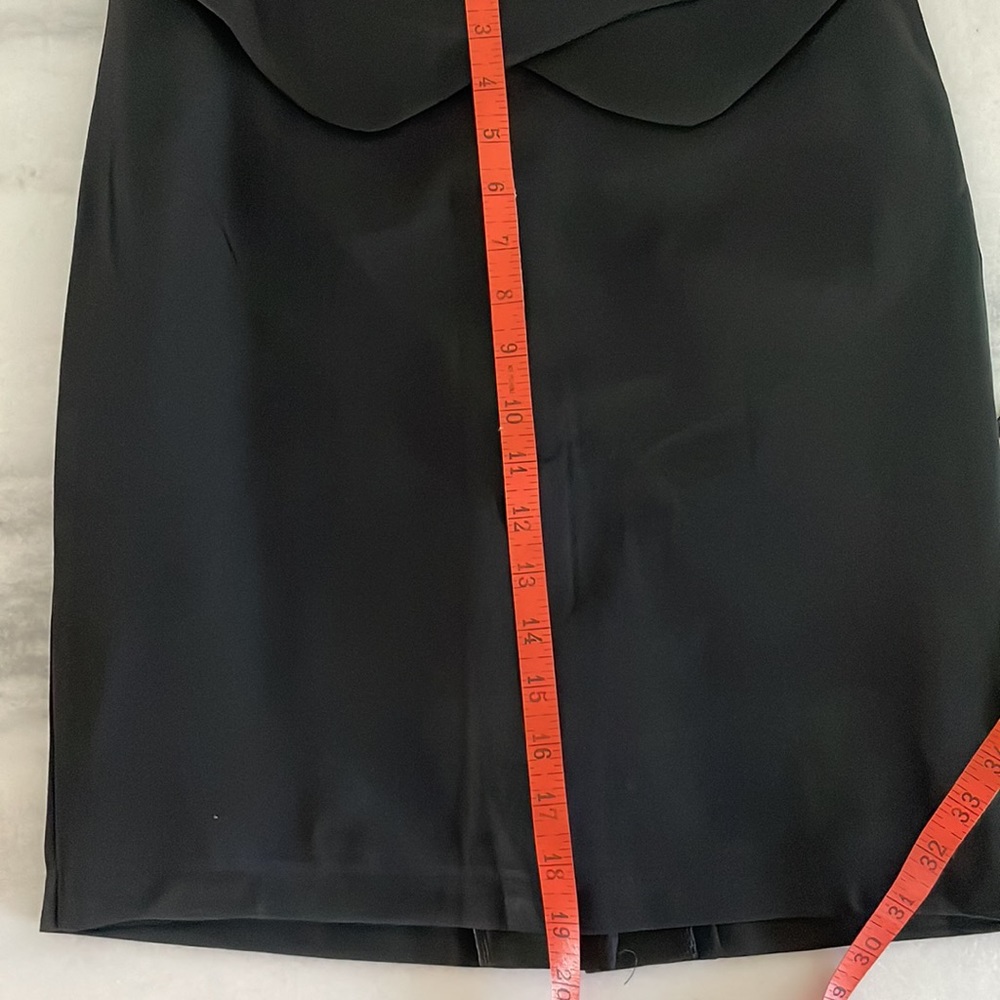 Black skirt - Picture 3 of 3